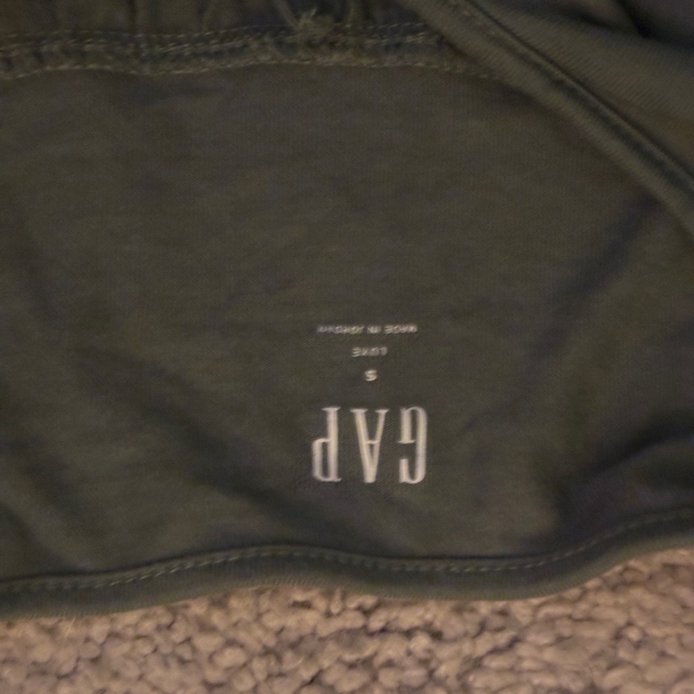 Keyhole shirt - Picture 2 of 2